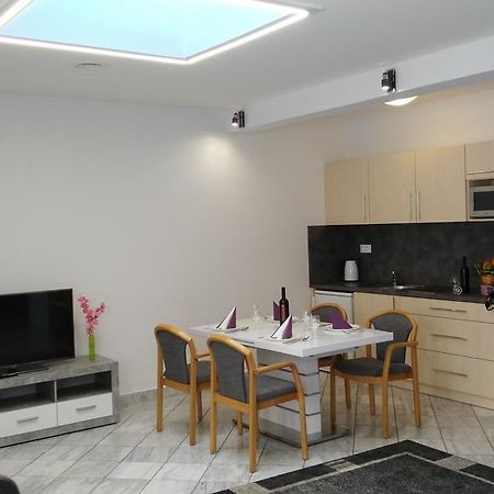 Апартаменти Fueredi Haz Apartman Шопрон Екстер'єр фото